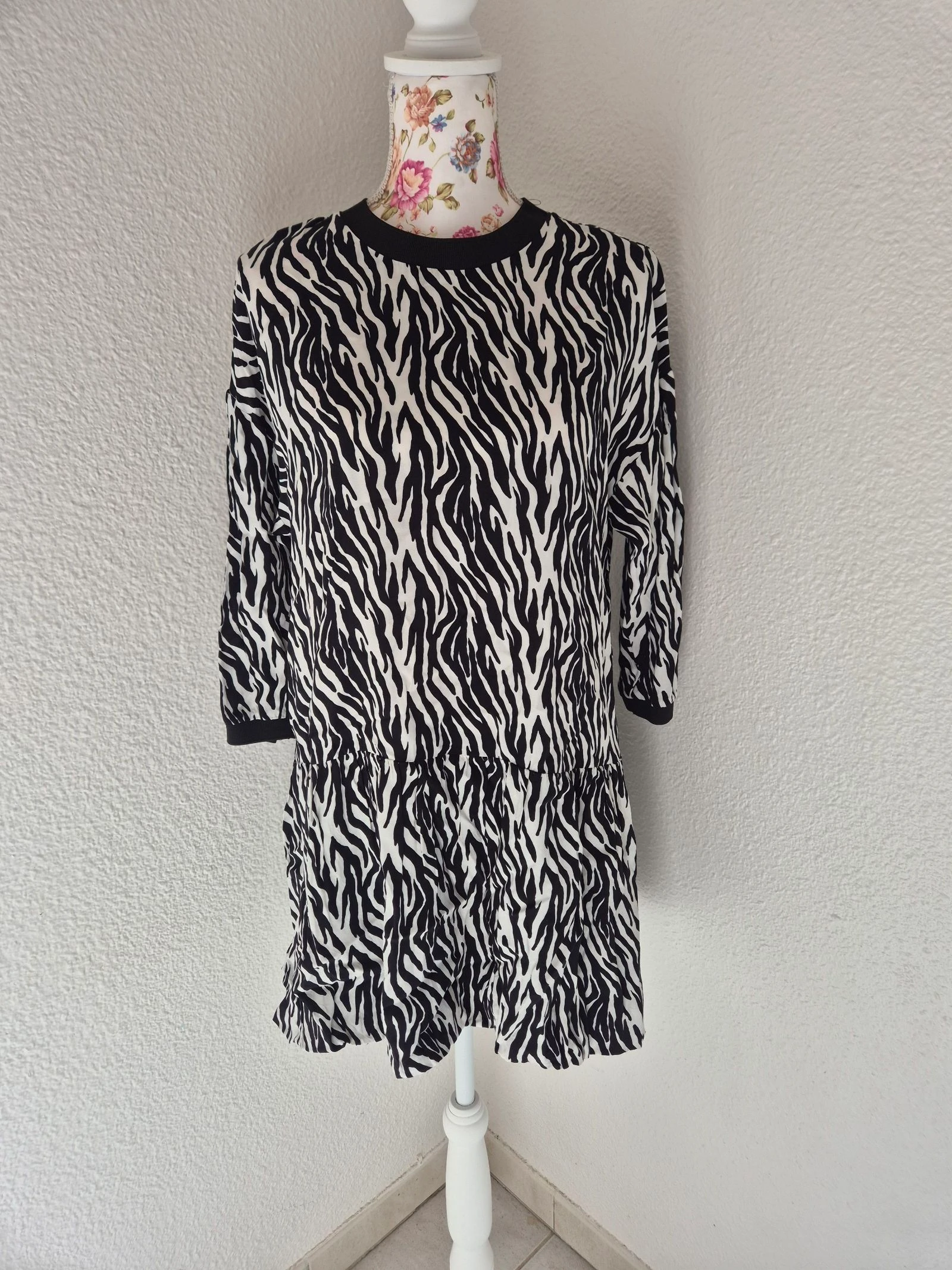 ZARA Robe tunique zébrée noire et blanche femme T38 M manches 3/4 fluide volantée imprimé animal